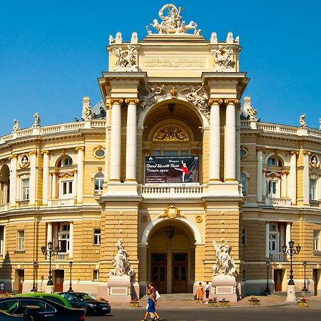 Hostel Berloga Odessa Buitenkant foto