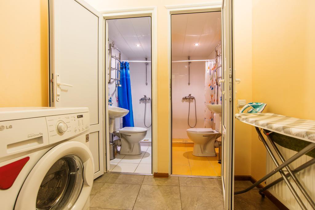 Hostel Berloga Odessa Buitenkant foto