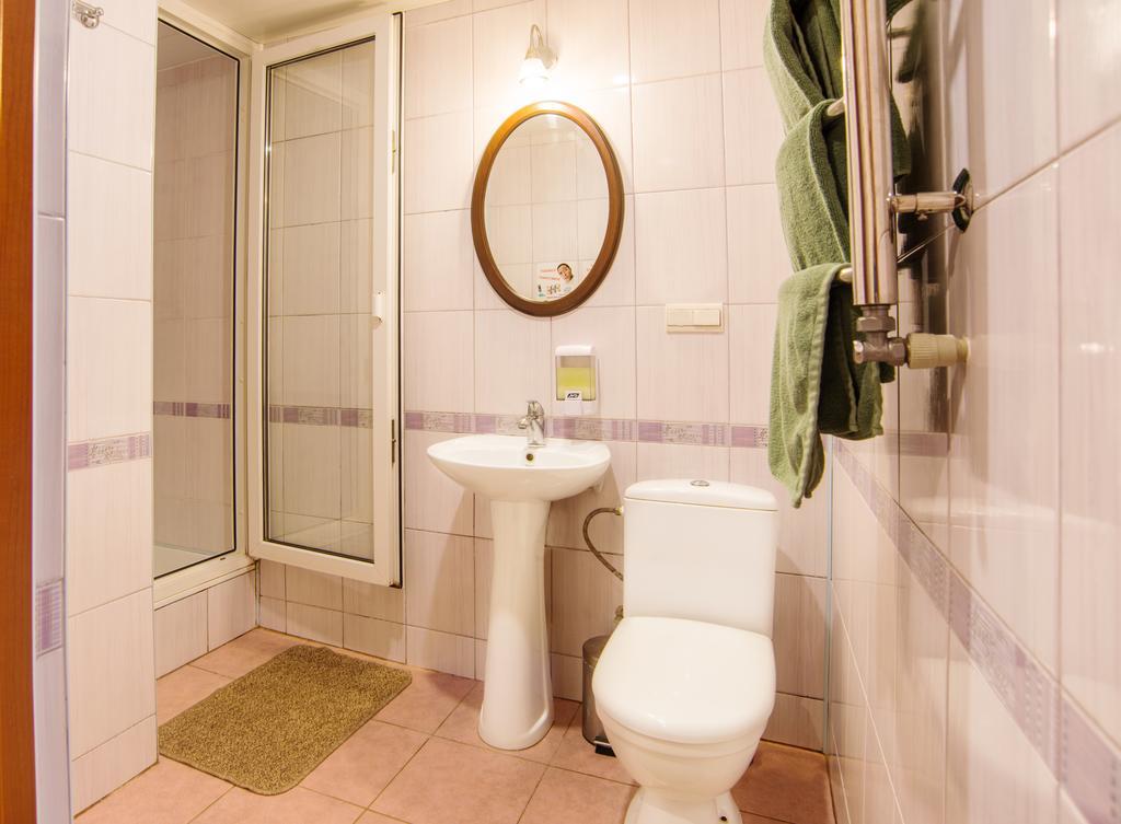 Hostel Berloga Odessa Buitenkant foto