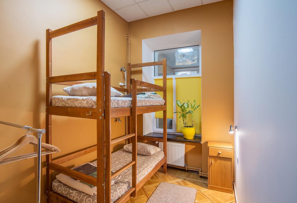 Hostel Berloga Odessa Buitenkant foto